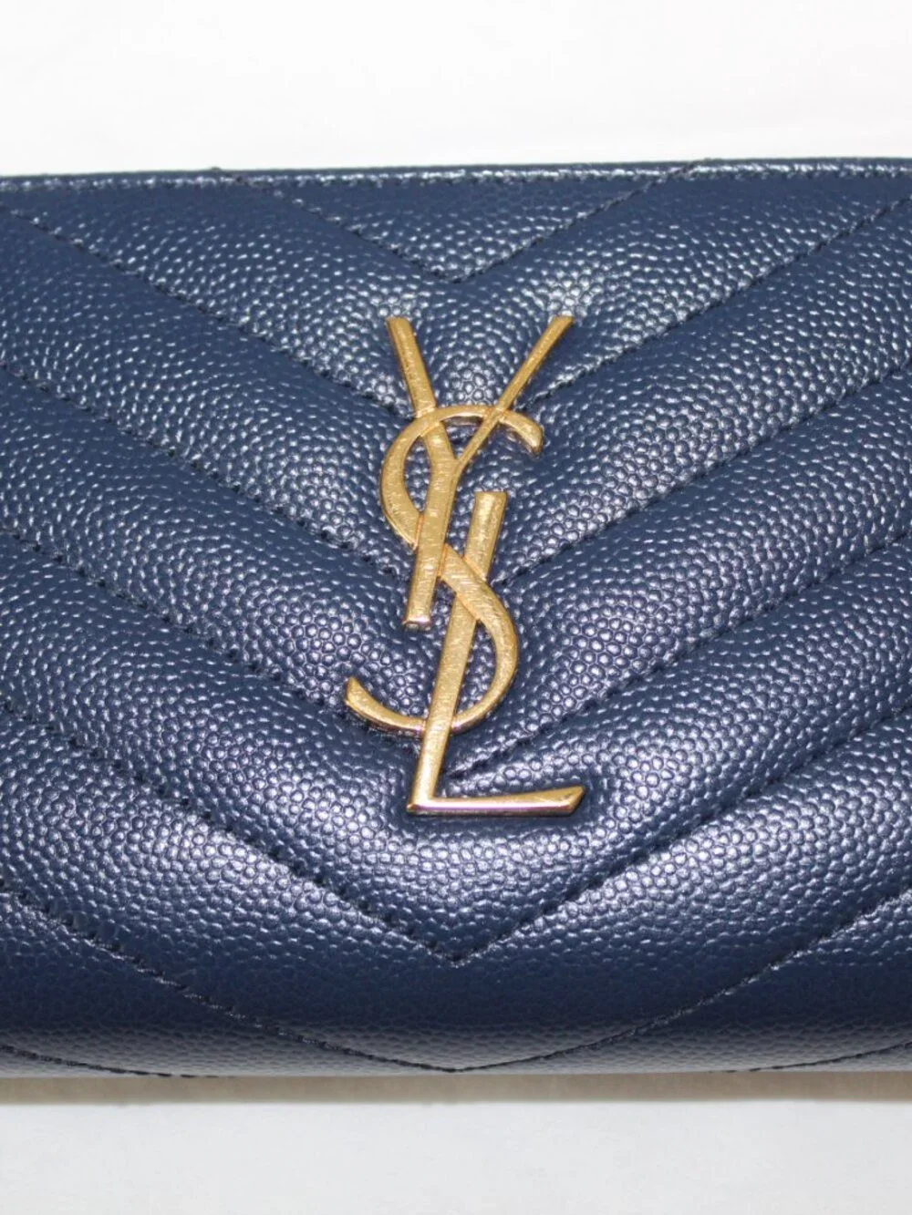 Saint Laurent YSL Grain De Poudre Matelasse Chevron Monogram Zip Around Wallet - Picture 3 of 11